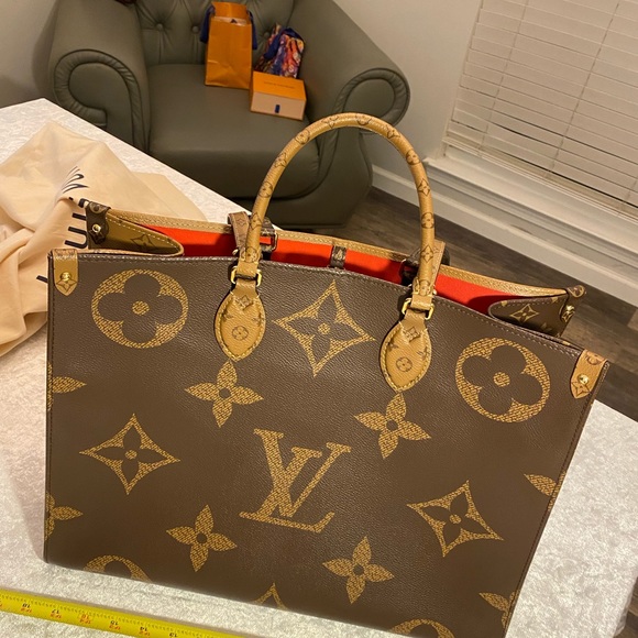 Louis Vuitton Handbags - Louis Vuitton on the go